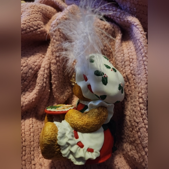 Limited Edition Figure by Lucy Rigg- Mrs. Claus - Picture 5 of 5